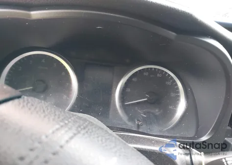 2019 Toyota Highlander Le z USA, uszkodzony, nr VIN 5TDZARFH6KS045045